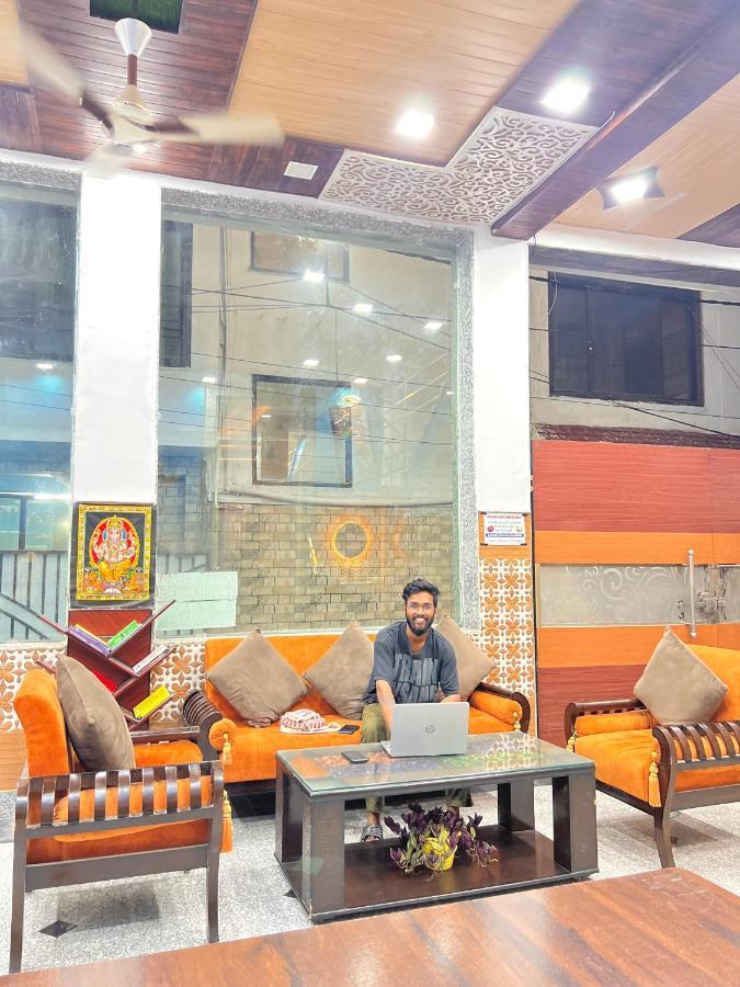Shanti Hostel And Garden Cafe Rishīkesh Extérieur photo