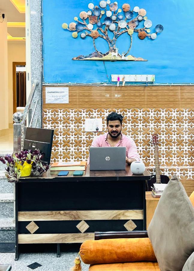 Shanti Hostel And Garden Cafe Rishīkesh Extérieur photo